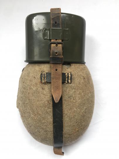 WH (Heer) M31 Canteen and Cup -44-