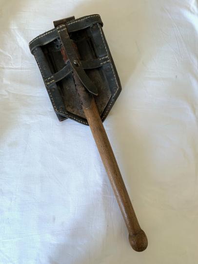 German Folding Shovel with Carrying Case, 1st model