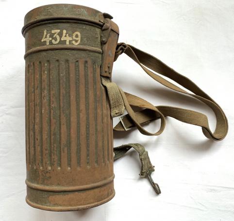 WH (Heer) M30 Gasmask Canister with Carryinng Straps