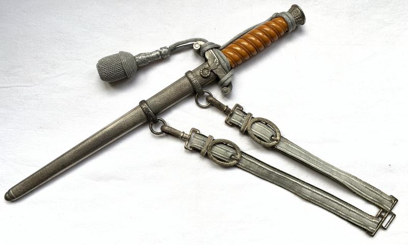 WH (Heer) Officer's Dagger - A. Schüttelhöfer -