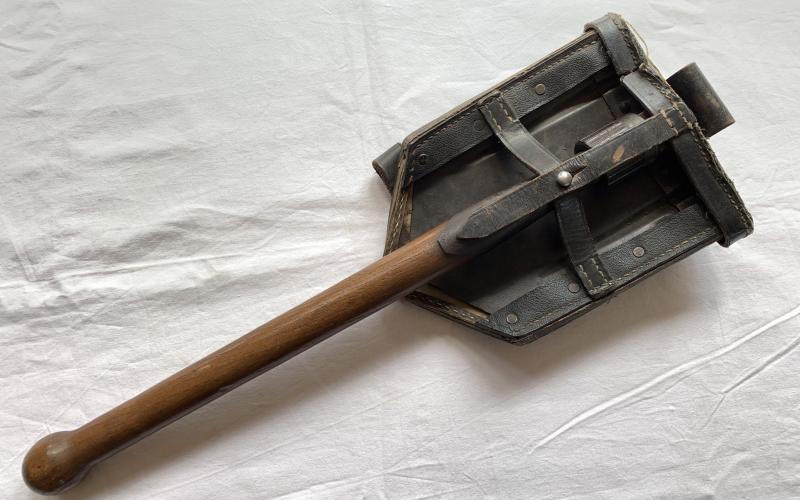 German Folding Shovel with Carrying Case, 1st Model -1941-