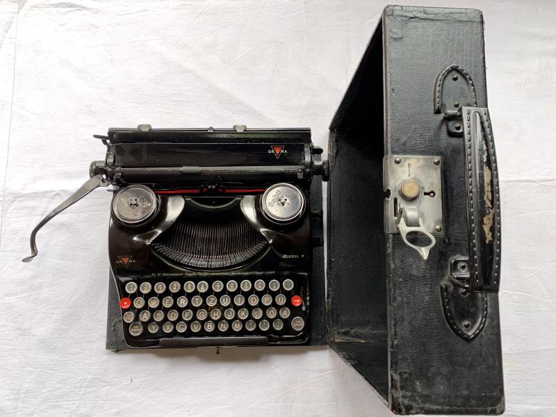 Waffen-SS Portable Typewriter -GROMA-