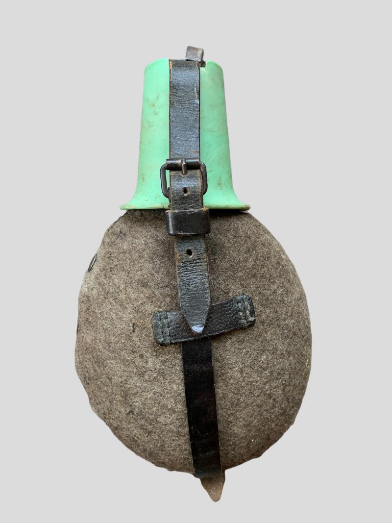 M31 Canteen with Green Bakelite Cup