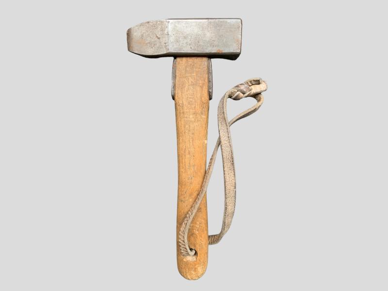 WH (Heer) Gebirgsjäger Rock-Hammer