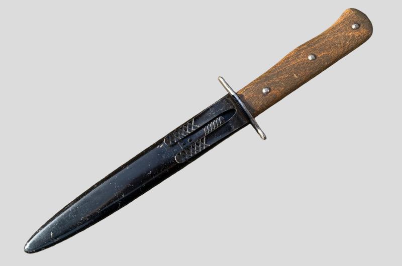 German WWII Close Combat Knife