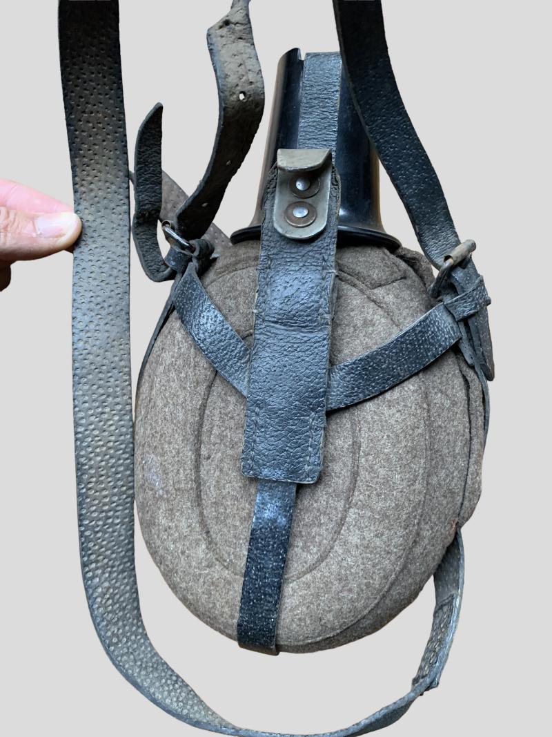 WH (HEER) 1Liter Canteen and Cup -1942-