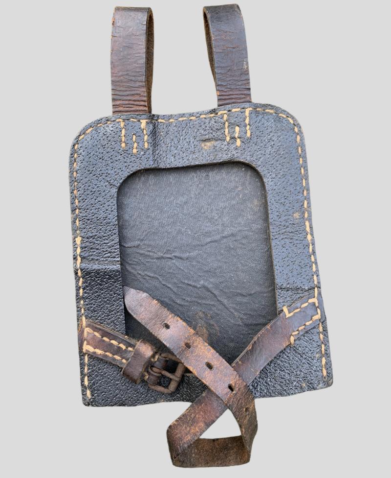 German Late-War Entrenching Tool and Carrying Case