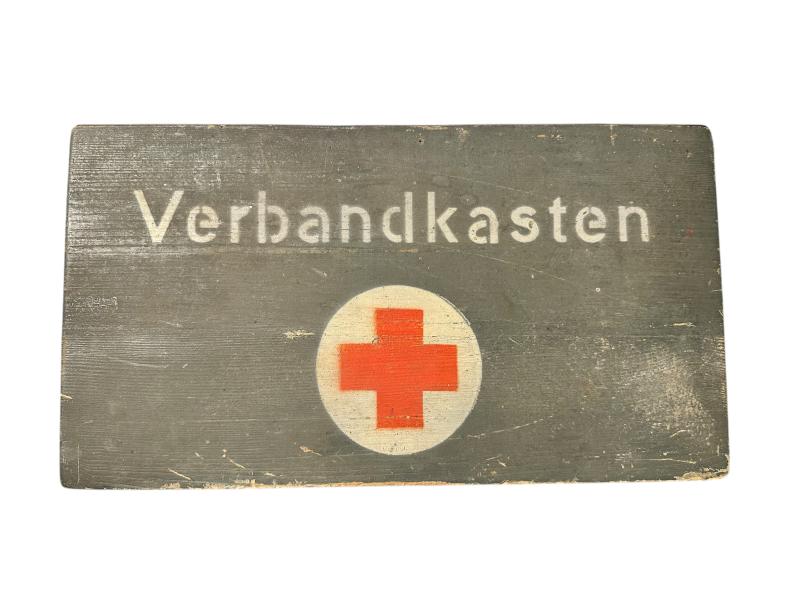 Wooden 'Verbandkasten' marked