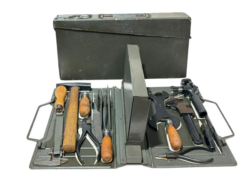 Complete set of MG 34/42 Field Tool Kit